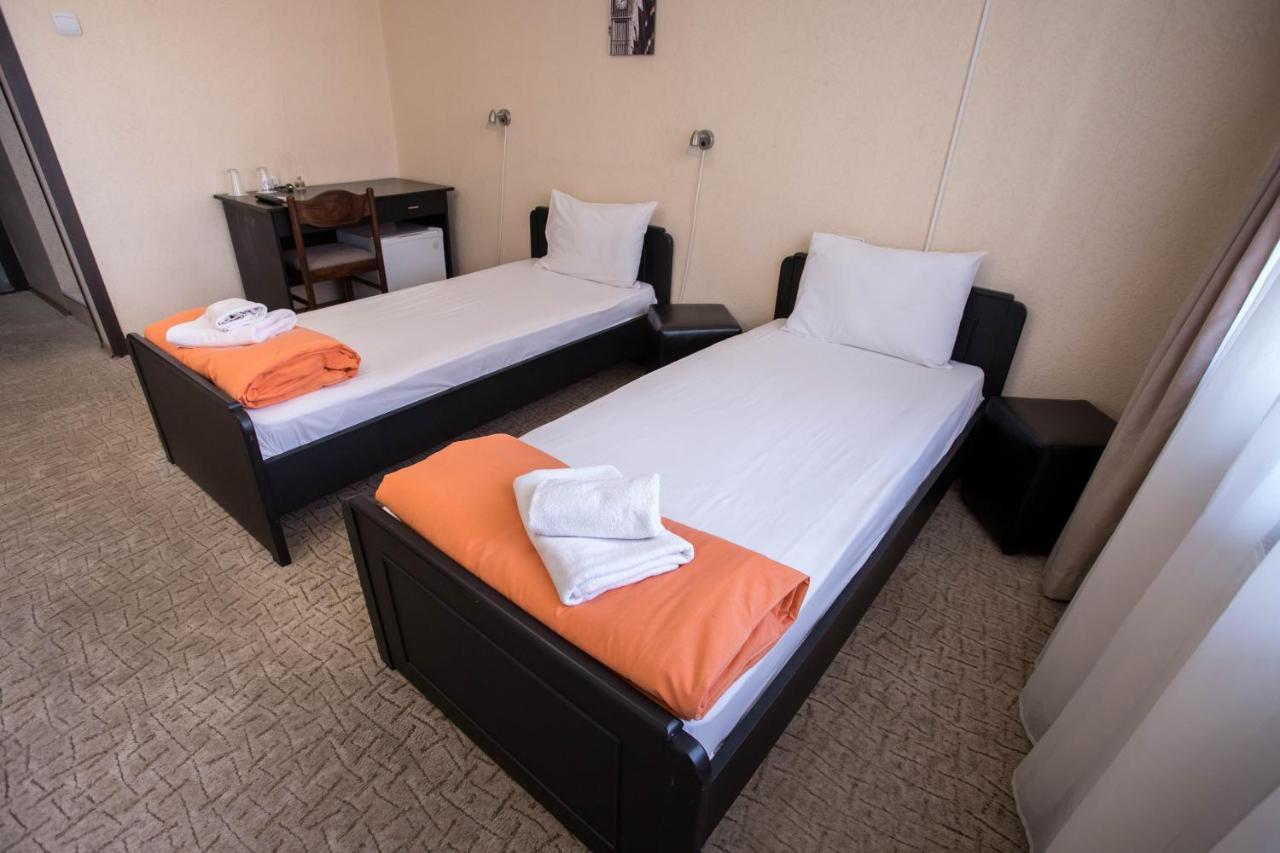 Park Hotel Ivailo Veliko Tărnovo Exteriör bild