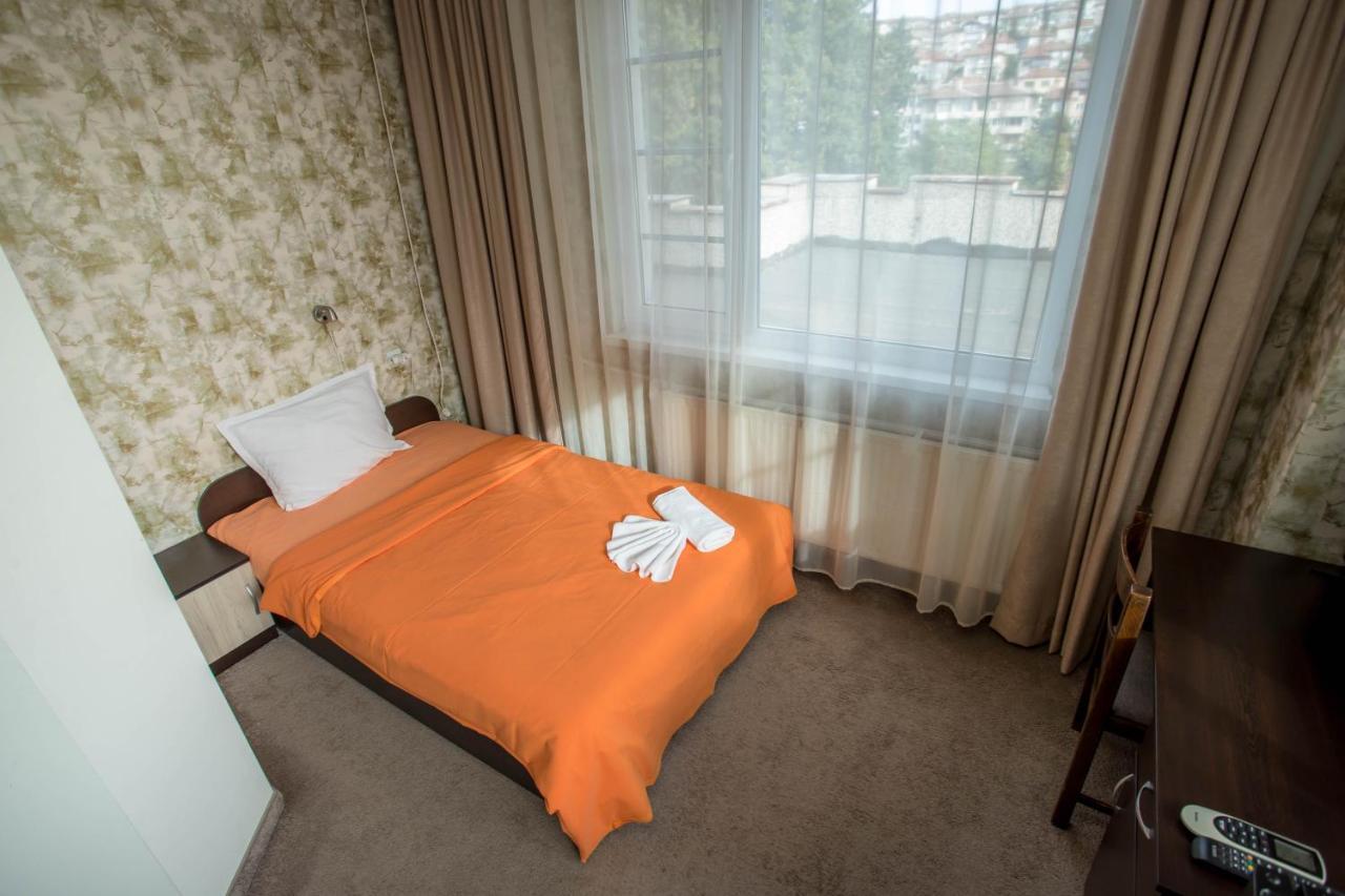 Park Hotel Ivailo Veliko Tărnovo Exteriör bild