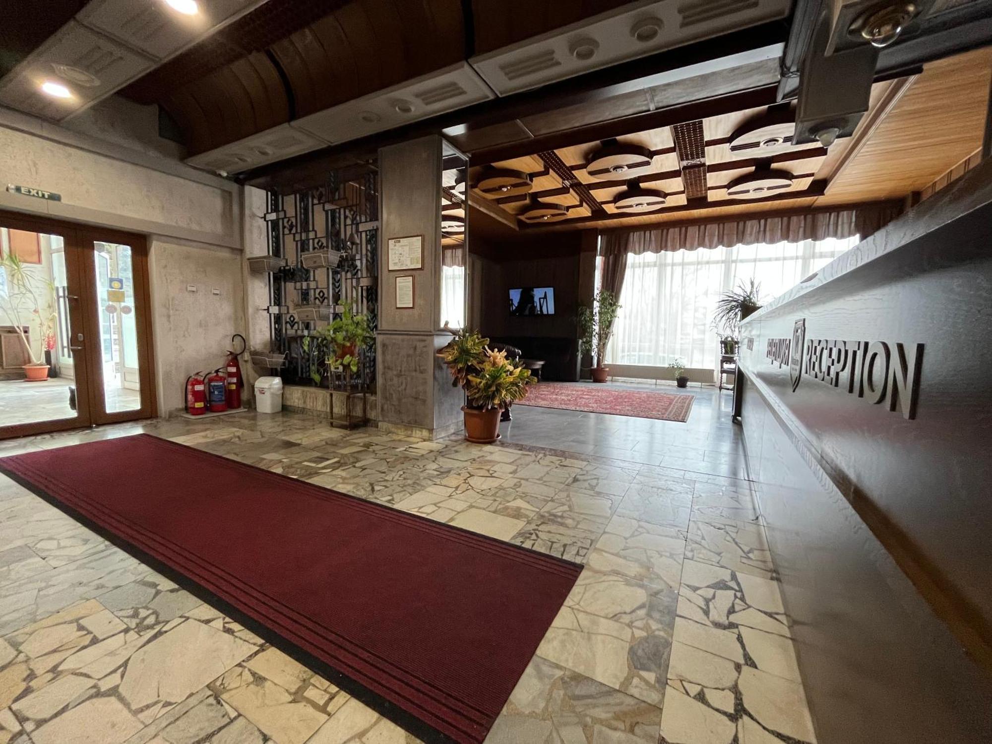 Park Hotel Ivailo Veliko Tărnovo Exteriör bild