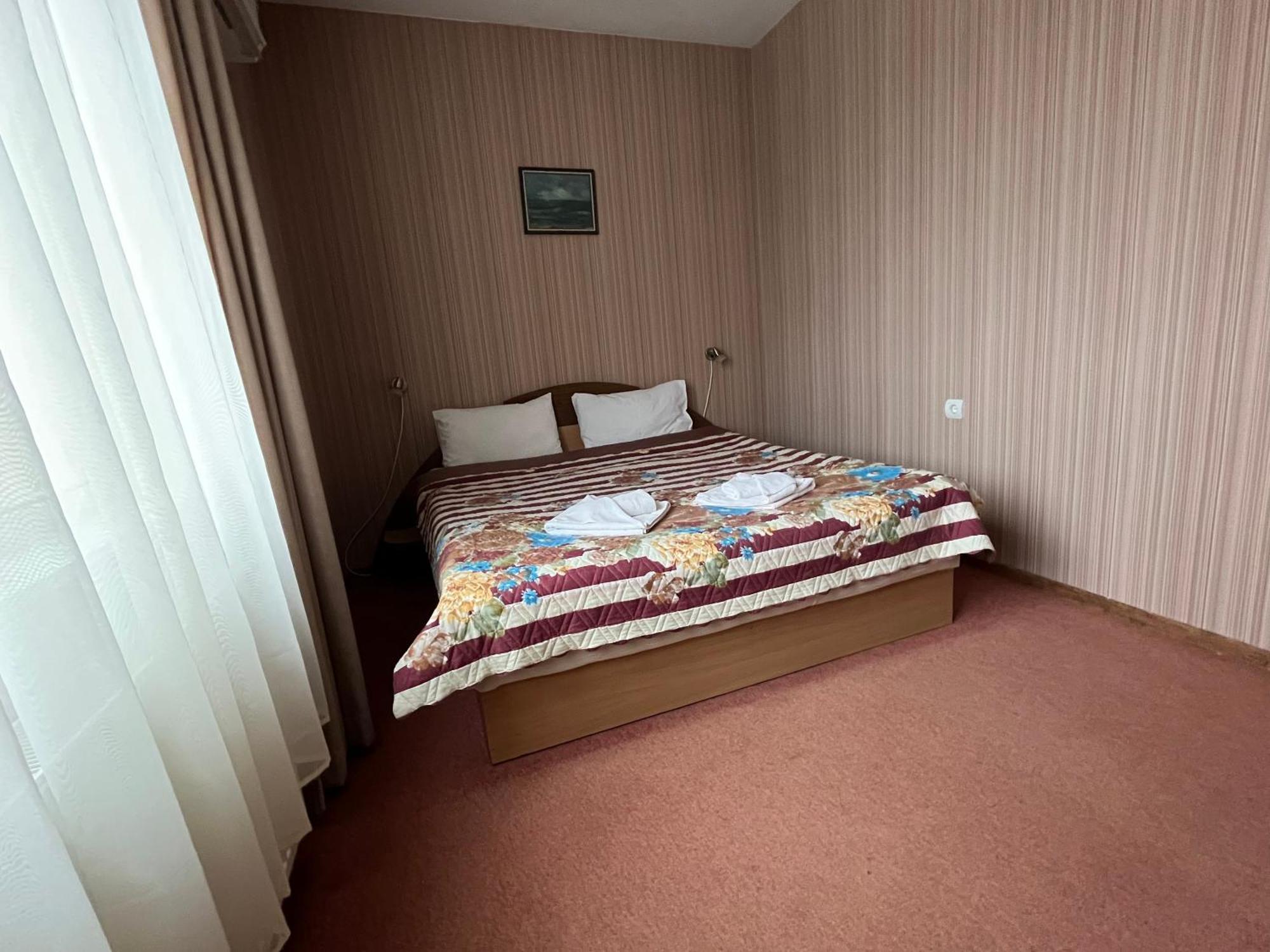 Park Hotel Ivailo Veliko Tărnovo Rum bild