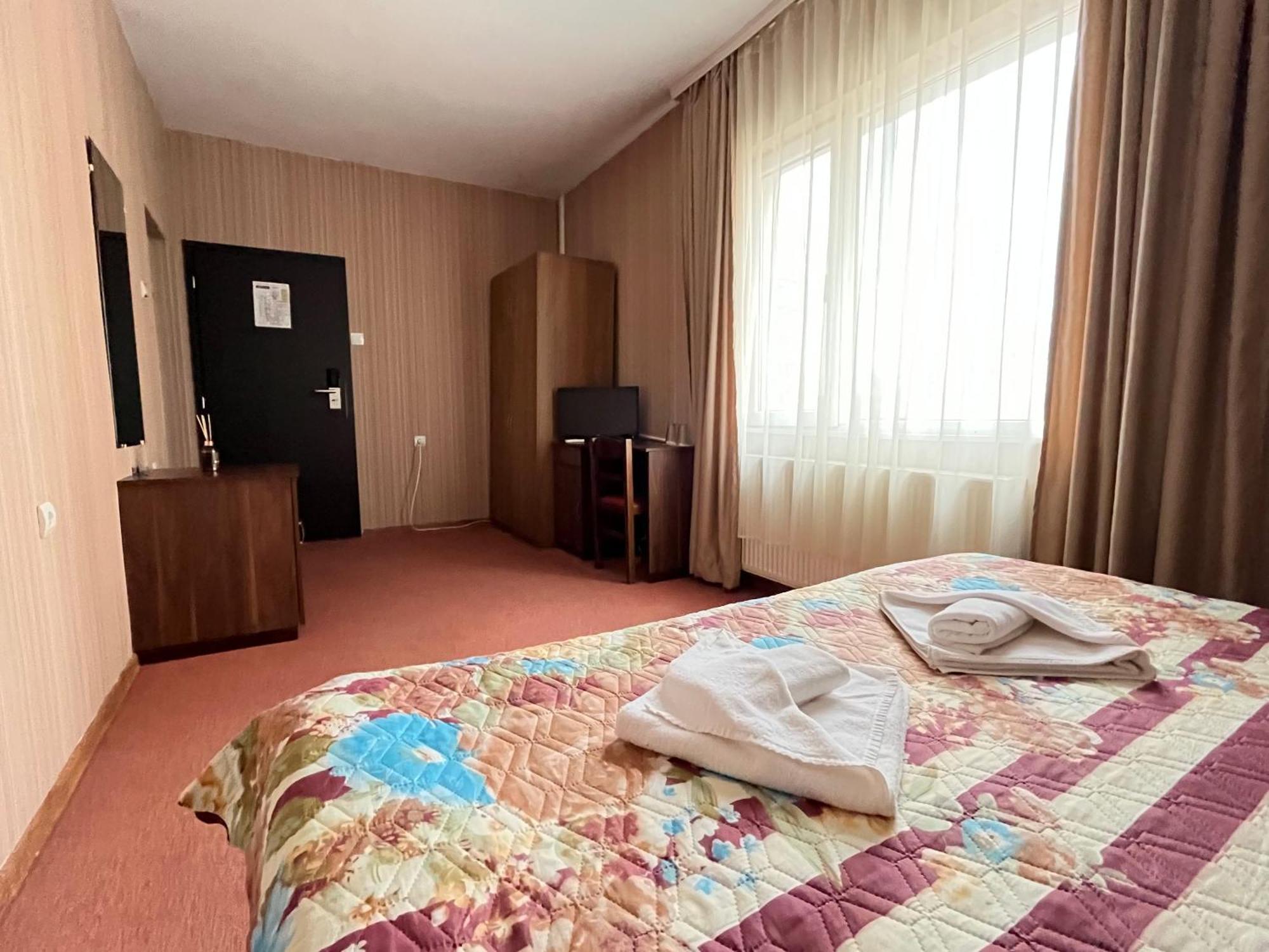 Park Hotel Ivailo Veliko Tărnovo Rum bild