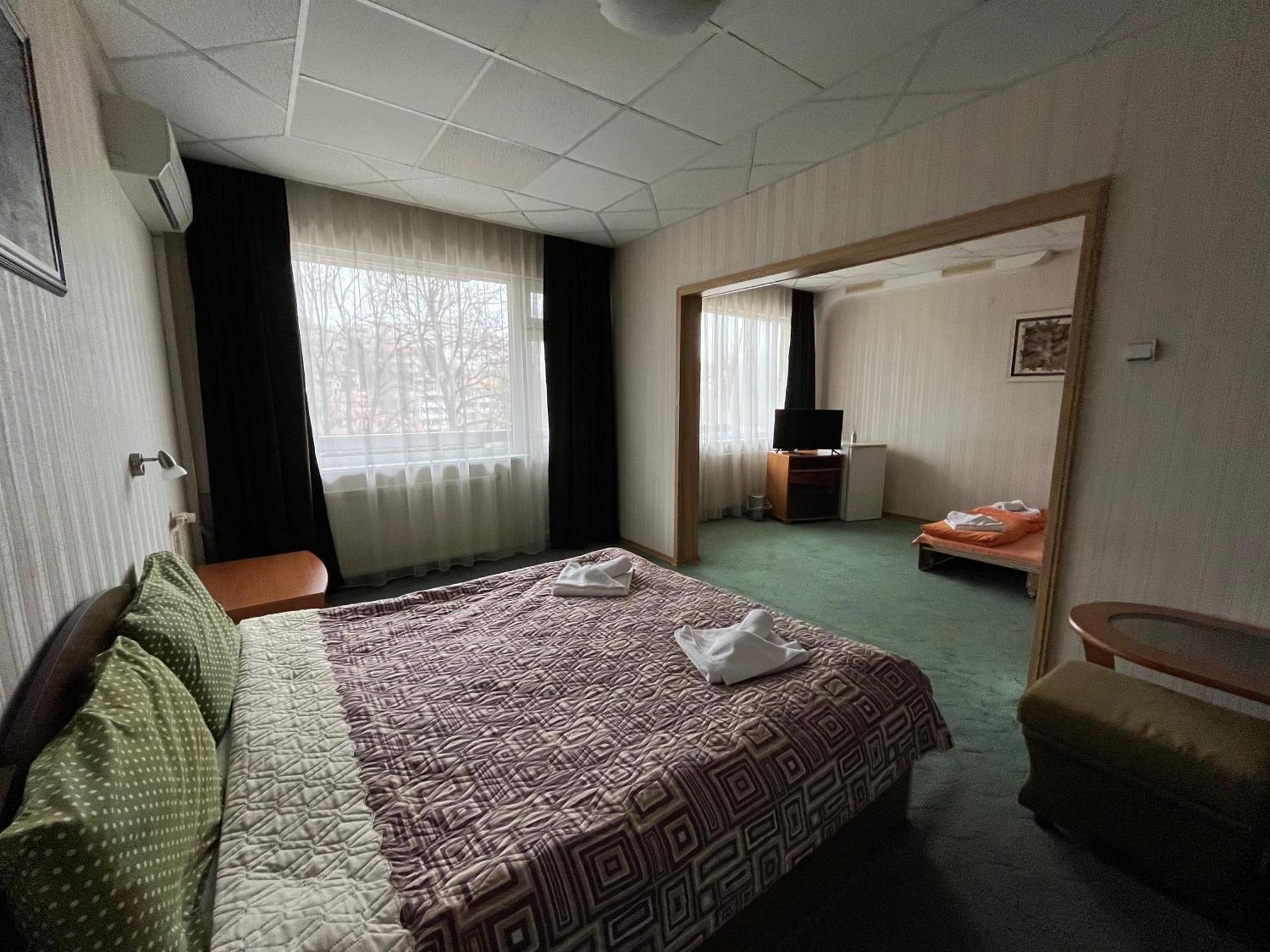 Park Hotel Ivailo Veliko Tărnovo Rum bild