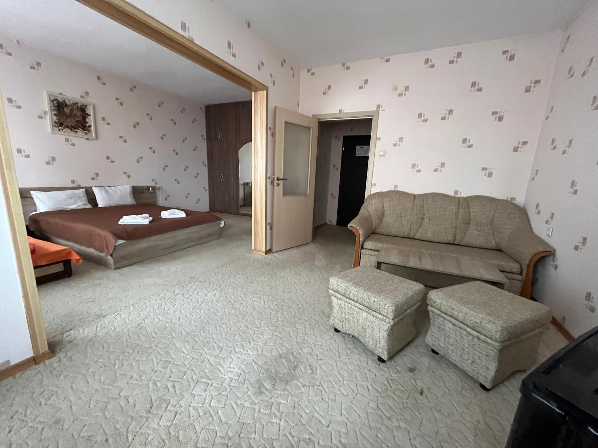 Park Hotel Ivailo Veliko Tărnovo Rum bild